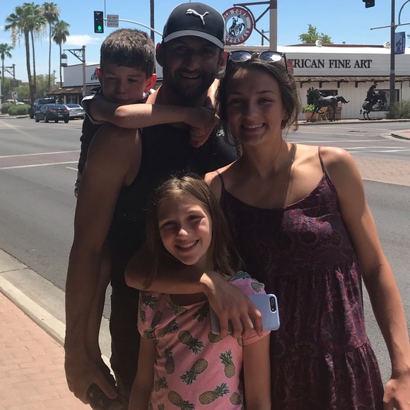 Meet your Posher, Amanda - Picture 3 of 3